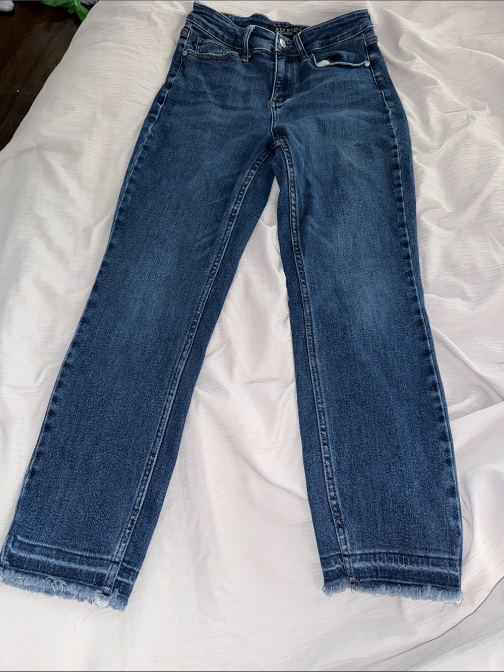 Judy Blue Dark Blue Straight-Leg Jeans with Frayed Hem
